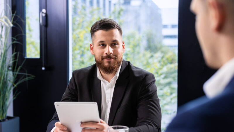 AF_Gespraech_RGB_72dpi-scaled