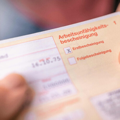 Beweiskraft-AU-Bescheinigung_392421473_Mpix-foto-5090x2861-2560x1439-1